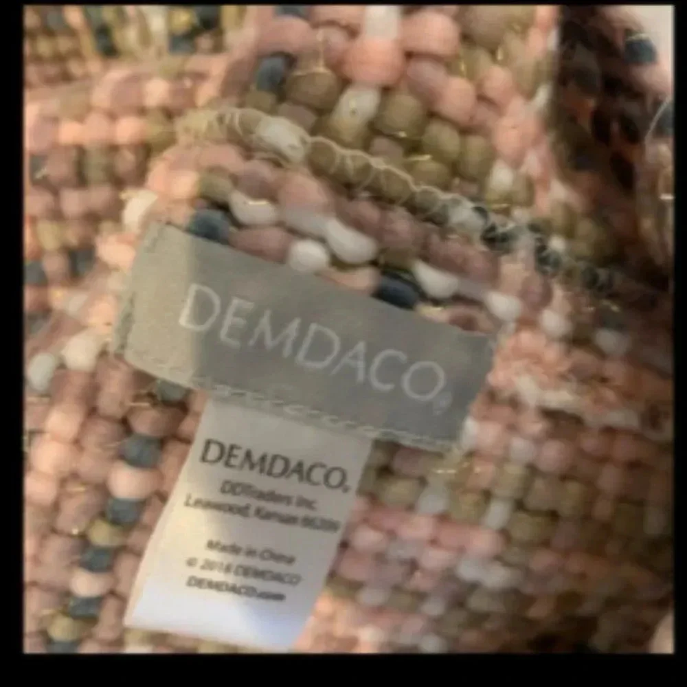 Demdaco Infinity‎ pink woven threads scarf EUC